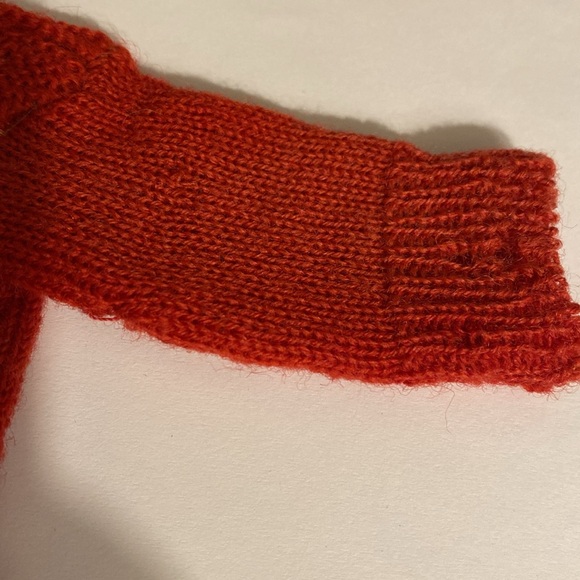 1950 VINTAGE RED WOOL TINY DOLL SWEATER - Picture 9 of 11